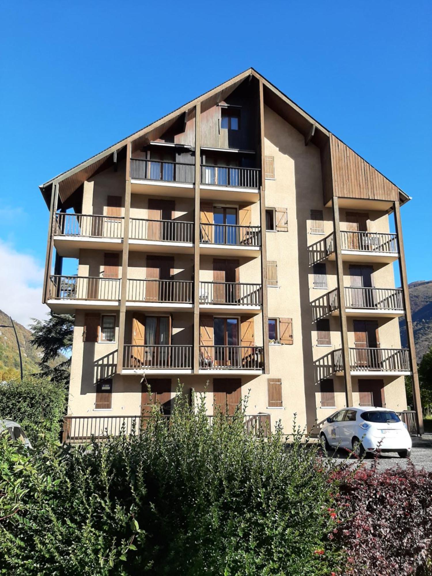 Appartement Vert Tendre Face A La Montagne Bagneres-de-Luchon Ngoại thất bức ảnh